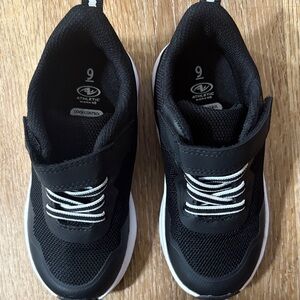 Harper Canyon Black and White Kids Sneakers